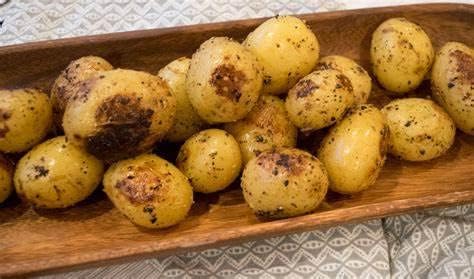 German Butterball Certified Seed Potatoes - Non GMO Naturally Grown - Whole Potatoes - American Raised - 3Lb
