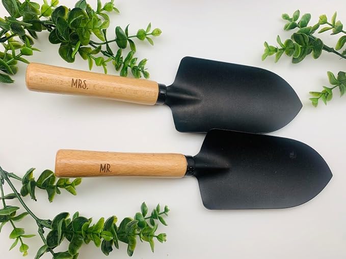 Personalized Garden Trowel – Custom Engraved Wooden Handle, Stainless Steel Hand Trowel, Gardening Tool Gift