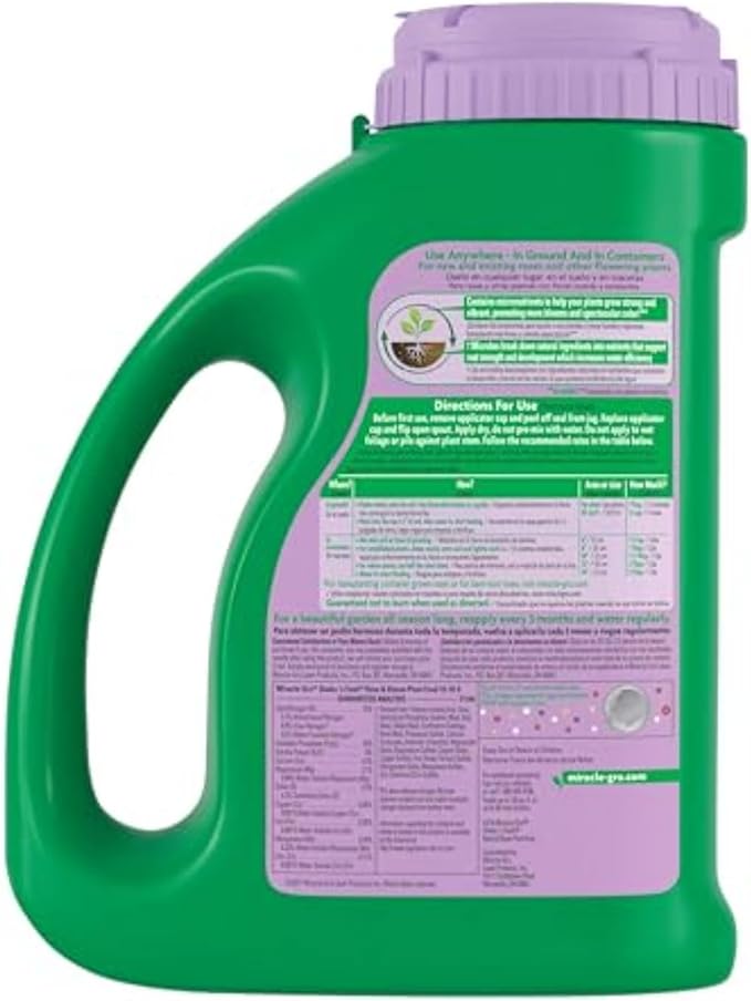 Miracle-Gro Shake 'n Feed Rose & Bloom Plant Food - Long-Lasting Granular Fertilizer for Flowering Plants, Feeds Up to 3 Months - 4.5 lbs.