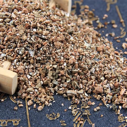 Organic Vermiculite 2 qt by Doter, Increases Water and Nutrient Retention and Aerates the Soil, Perfect for Root Cuttings, Seed Germination, Arranging Flowers, and Bedding for Invertebrates