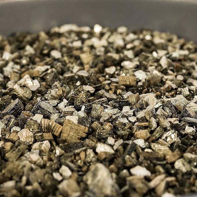 Horticultural Organic Vermiculite by GARDENERA - (Made in Ukraine) - Medium Grade - Natural Soil Additive for Potted Plants, Orchids, Hydroponics, Terrariums (1 Quart)