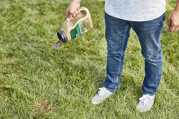 Scotts EZ Seed Dog Spot Repair Sun and Shade, Combination Mulch, Grass Seed Mix and Soil Amendment to Neutralize and Repair Pet Spots, 2 lbs.