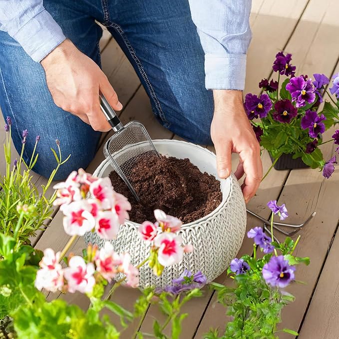 4pcs/Set Stainless Steel Soil Sifter for Gardening 4 Size Garden Sand Compost Sieves Dirt 2/2.8/3.8/5mm Mesh Dirt Rock Scoop Shovels with Handle Indoor Garden Planting Tool Compost