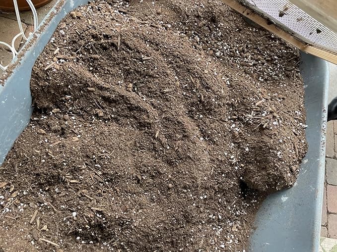 Voulosimi Metal Soil Sifter - 1/4" Mesh Screen Multi-Purpose Garden Sifter for Compost, Rock and Dirt - 11.8 x 9.8 inch