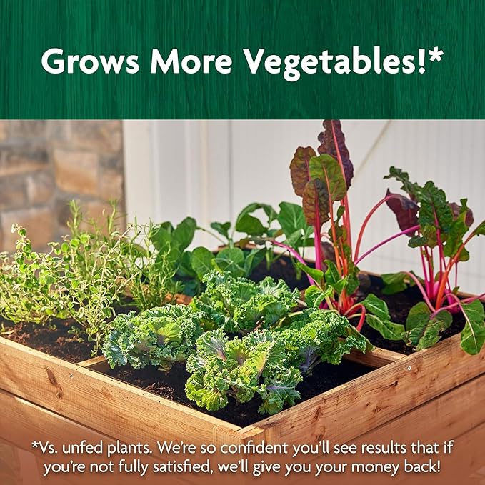 Miracle-Gro 2 Pack Organic Raised Bed and Garden Soil with Quick Release Natural Fertilizer, Feeds Plants, Up to 2 Months, Grows More Veggies, 1 Cu Ft