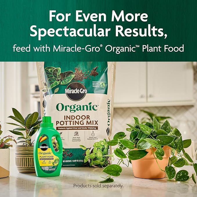 Miracle-Gro Organic Indoor Potting Mix - Protects Against Over and Under Watering, Planting Soil for Indoor Container Plants, Houseplants and Starter Plants, OMRI Listed, 8 qt.