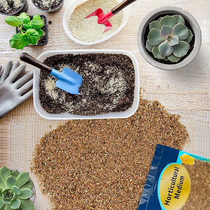Vermiculite for Gardening 2qt, Coarse Vermiculite for Plant Propagation, Cutting and Seed Starting, Maintain Soil Moisture for Potting Orchids, Succulents, Fungi, and Hydroponics